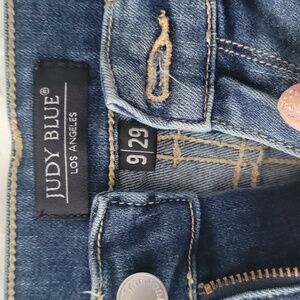 NEW JUDY BLUE distressed 7/8 length jeans size 9/29 (STRETCHY) FIT 8-11